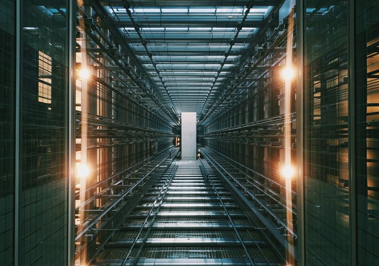 日本のサーバ冷却技術が世界を救う？AI時代の「熱暴走リスク」と巨大成長市場の行方