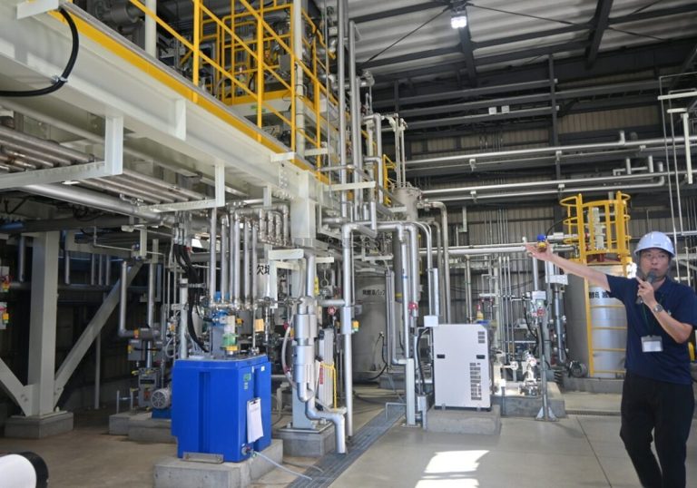 トヨタ、バイオ燃料研究所を公開＝非食用の植物由来―福島県大熊町