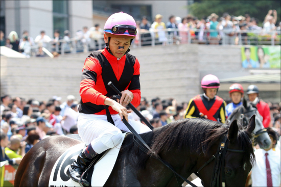 J.モレイラ「JRA騎手化」最大の被害者はアノ2人!? 香港No.1の通年免許獲得で、日本人騎手リーディング「永久消滅」の危機の画像2