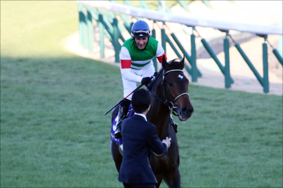 JRAデムーロ「サートゥルナーリア交代」の裏に「究極の選択」？ あの名物オーナー馬との関係の画像2