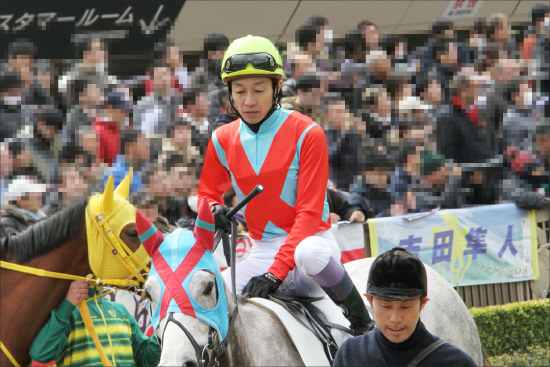 武豊クリンチャーに「凱旋門賞」挑戦浮上！ 阪神大賞典→天皇賞・春からの遠征計画に「諦めきれない」藤岡佑介騎手が懇願した内容とはの画像1