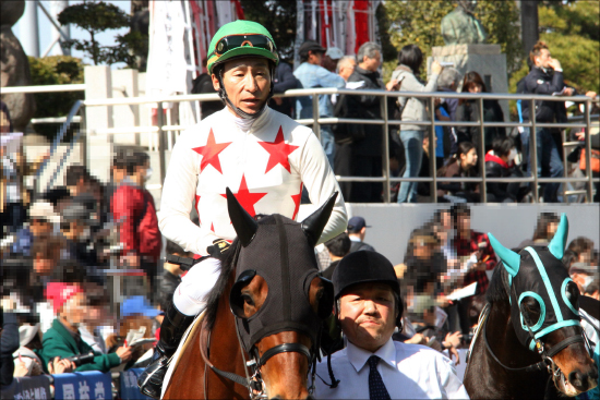 JRA横山典弘騎手「史上最悪のポツン」が日本の頂点に!? 断トツ最下位で「ダービーの冒涜」大批判を集めた馬がレイデオロと並ぶの画像3