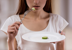 愛子様の激やせは「摂食障害」なのか？ 「心の病」である「拒食症／過食症」患者は全世界に約7000万人の画像1