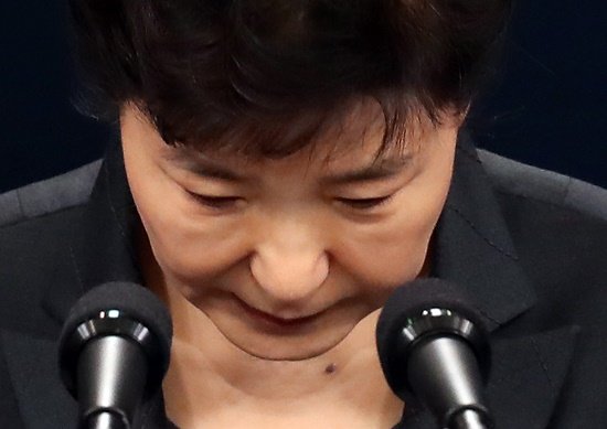 韓国・朴大統領の「親友」、主導する財団へロッテから巨額出資…関与の疑惑浮上の画像1