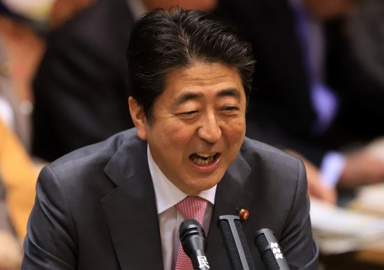 安倍首相、「内閣総辞職ではなく解散総選挙」を示唆か…永田町で多用される「総理の意向」の画像1
