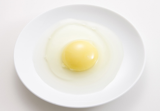 話題沸騰の「純白のオムライス」「黄身が白い卵」…食にもインスタ映え狙い拡大の画像1