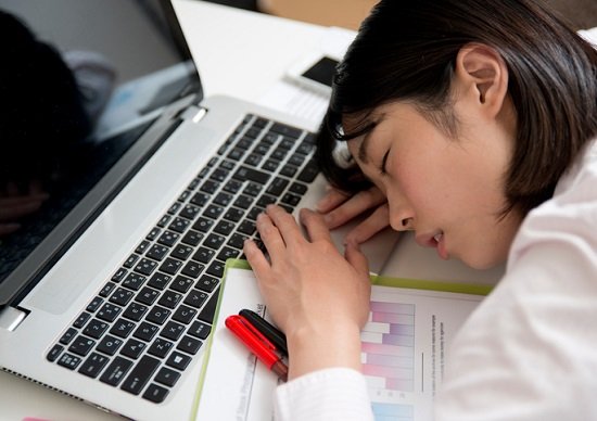 本当に日本人は働きすぎなのか？　言ってはいけない、有休消化率が低い「本当の理由」の画像1
