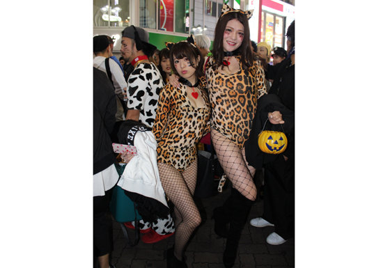 コスプレ率減少 外国人増加 ユーチューバー出現 渋谷ハロウィン セクシー美女写真 ビジネスジャーナル