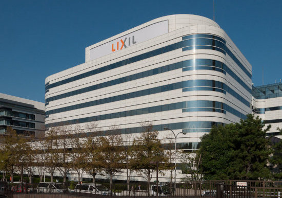 LIXIL、創業家がCEO復帰で株価暴落…無計画なM＆Aと財務悪化の危惧広まるの画像1