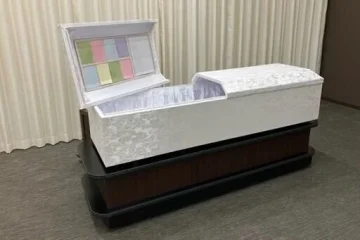 業界首位の燦ホールディングス、公益社が「メッセージ棺 ことのは」を提供開始