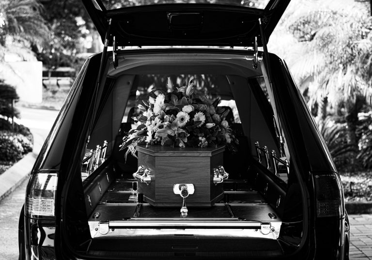 親の葬儀、後悔する人は3人に1人…「事前準備」が心のゆとりと満足度を3倍に