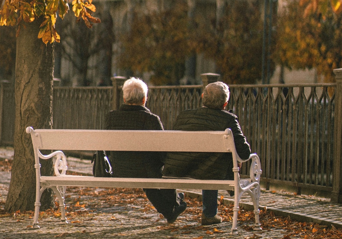 単身高齢者のリアルなリスク…危篤でも家族に連絡取れず、無縁遺骨になる例も増加の画像1