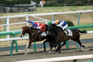 岩手競馬 廃止危機 度重なる 薬物休止 で赤字寸前 330億円融資 経緯が Gj