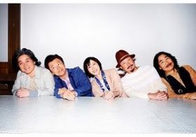 サザン桑田佳祐が明かした「歌うたい」の決意　セルフライナーノーツ『葡萄白書』を読む