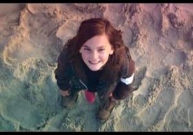 もしも新しい神様が“女の子”だったら？　『神様メール』のユーモアと女性賛歌