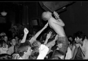 デイヴ・グロールらが80年代D.C.パンクを語る　『サラダデイズ-SALAD DAYS-』本予告映像公開