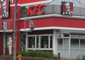 ケンタの危機、コンビニ・チキンに“潰され”赤字転落　ピザハットも大量CMでも惨敗