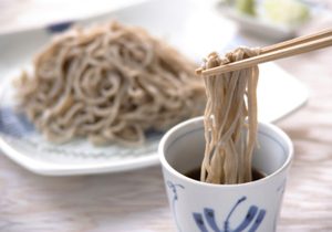 ノルウェー産養殖サーモンは危険 殺虫剤や毒性の強い薬品まみれで上限は年間3食