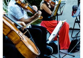 なぜオーケストラの演奏家は、相手の声だけで感情を理解できるのか？