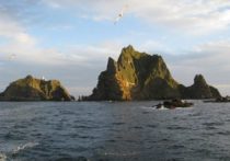 韓国実効支配の竹島に命懸けの上陸！「入るな、死ぬぞ！」韓国人が必死の妨害