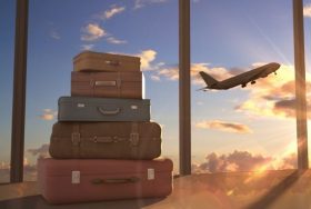 なぜバッグ購入より旅行のほうが満足度高い？モノ購入の幸福度が経験購入より低い理由