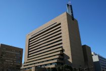 朝日新聞、4年間で発行部数105万減の衝撃…新聞業界、存亡の危機突入へ