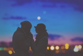 女のヒモ男の超絶スキル！家事完璧で仕事の助言、24時間女に尽くす、同時に複数女性のヒモ