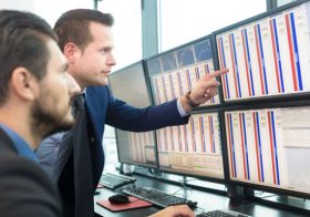 「証券アナリスト」たちの予想は、あてになるのか？言っていることがバラバラのことも