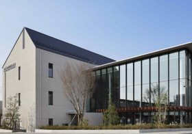 ツタヤ図書館、CCC系列店から古い実用書等のクズ本を大量購入！異常な高値でも大量購入