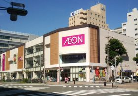 居心地良すぎのイオンモールのフードコート、無料長居は許される？イオンさんの秀逸回答