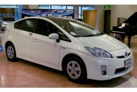 トヨタのプリウスもディーゼルも、絶滅の危機か…CO2規制強化でPHEVが市場席巻か