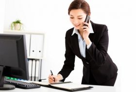 楽天が導入で話題の「立ちデスク」は危険？かえって背骨が歪み、腰痛を発症する恐れ