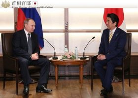 プーチン会談裏、安倍首相が外務省との暗闘に屈服…現実路線＝北方2島返還を断念