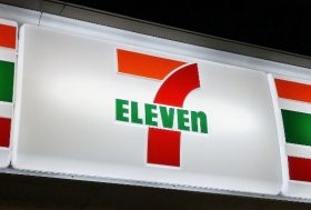 セブン-イレブン、「スマホで注文→無料配送」を全国導入…店員疲弊＆店舗の利益圧迫
