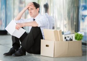 人間が雇用されない「沈黙の解雇」が進行…高度な専門性やサービス業でも機械に置き換え加速