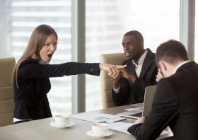 上司の「無自覚パワハラ」が部下を自殺に追い込む…いまだに職場でパワハラが増えている理由