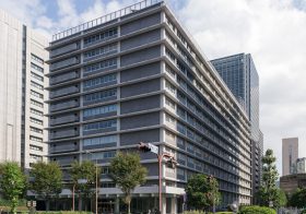 郵便局、郵便事業ジリ貧で急速に投信販売に傾斜…日本郵便、主力は金融事業に