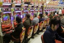 パチンコ、国が絶対に依存症撲滅＆ギャンブル認定しない理由…駅前で1日中打てる異常さ