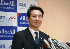 「民進党を売った」前原代表の勘違い感…小池人気に「抱きつき合流」、居眠りする議員も