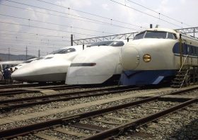 新幹線1両の値段は1億円超？グリーン車は1.5倍？知られざる電車車両の秘密