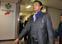 白鵬 日馬富士にエール 万歳に批判噴出 共犯者 と相撲