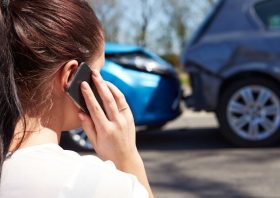 事故現場に24時間駆けつけてくれる自動車保険はこれだ！