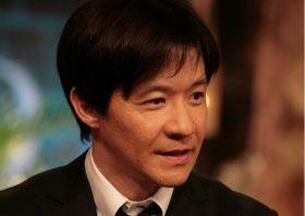 NHK『紅白』カメラマンが歌手に“丸カブり”＆映り込み連発で放送事故並みか