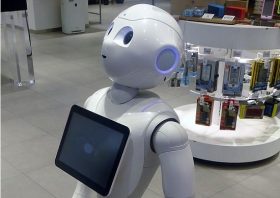 ソフトバンク、「Pepper元開発リーダー」不使用要請は「言論の自由への抵抗」