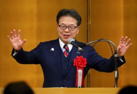 暴行で逮捕の世耕大臣秘書、永田町での悪評…蓮舫議員の元秘書、痴漢容疑で事情聴取
