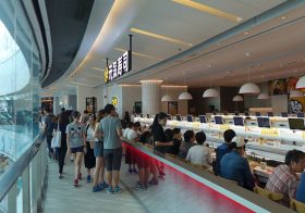 元気寿司が元気だ！突然に利益爆増で急成長開始、カギは「回転しない」方式？