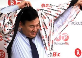 変化に振り回される楽天、社会に変化を起こすアマゾン