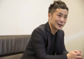 カラテカ・入江が年100回企業向け講演＆500回社長らと会食できる理由