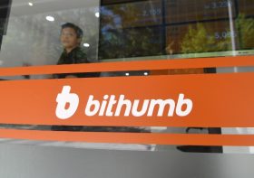 仮想通貨はおもちゃの「子ども銀行券」と大差ない…世界的に規制強化か