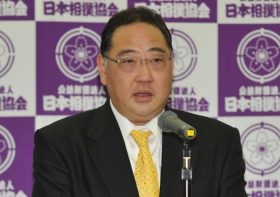 就職予定だった御嶽海を優勝に導いた「異色の親方」出羽海、相撲界に轟く「伝説」の数々